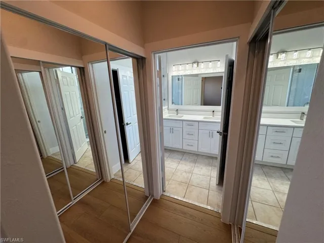 15091  Summit Place  CIR, Naples, FL 34119