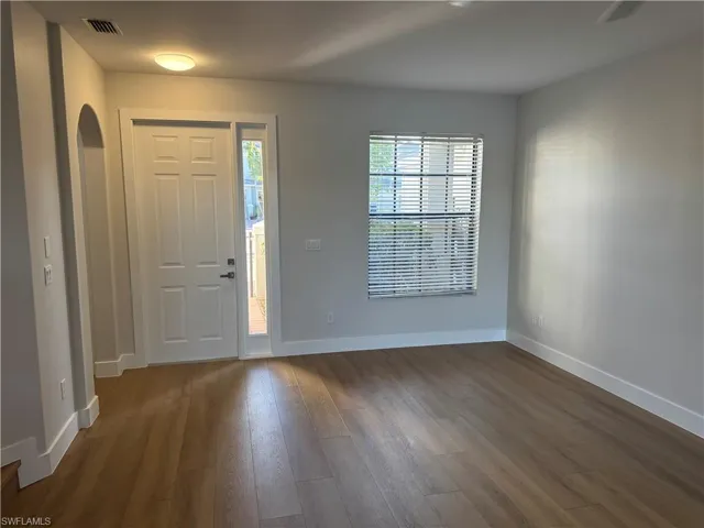 15091  Summit Place  CIR, Naples, FL 34119