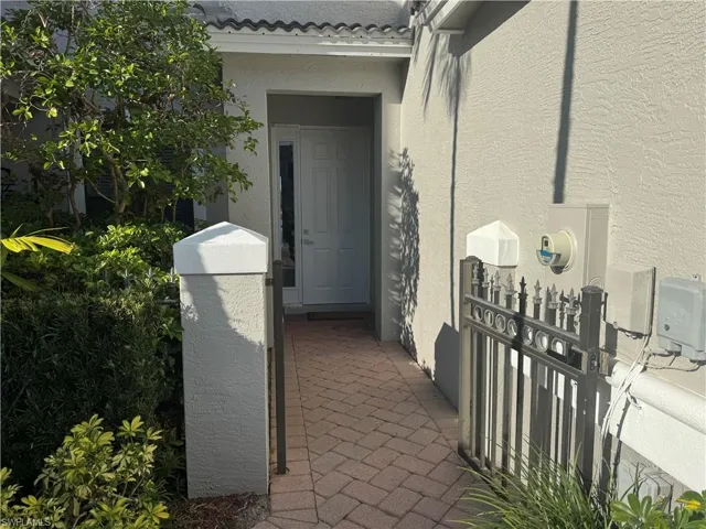 15091  Summit Place  CIR, Naples, FL 34119