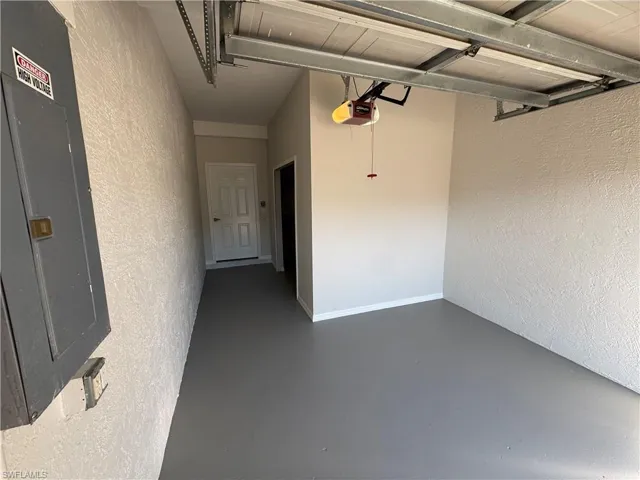 15091  Summit Place  CIR, Naples, FL 34119