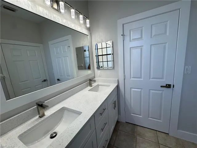 15091  Summit Place  CIR, Naples, FL 34119