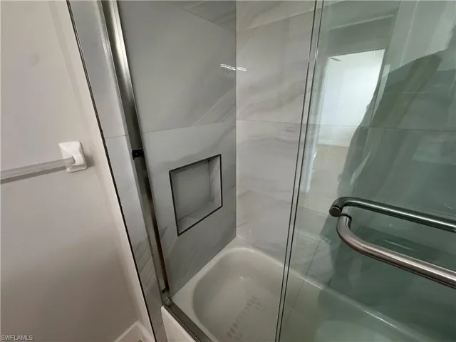 15091  Summit Place  CIR, Naples, FL 34119