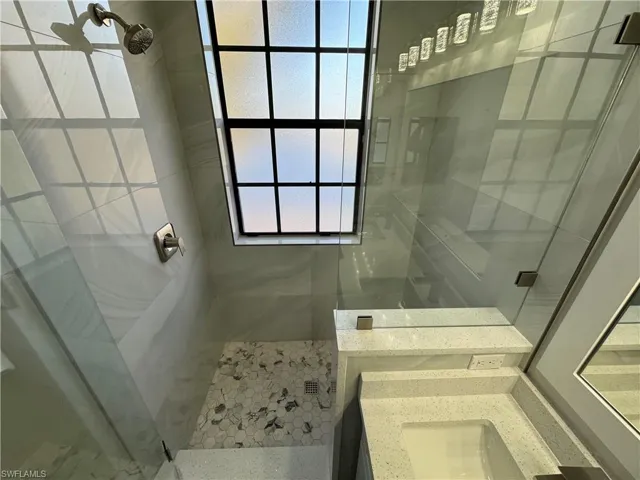 15091  Summit Place  CIR, Naples, FL 34119
