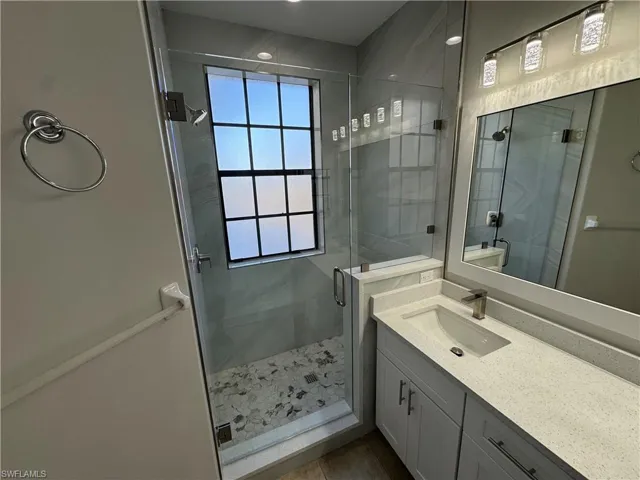 15091  Summit Place  CIR, Naples, FL 34119