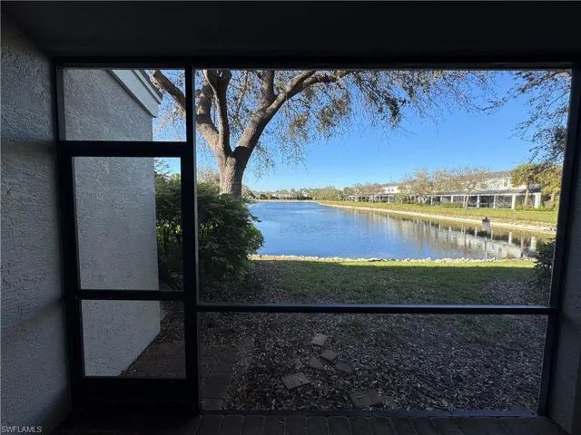 15091  Summit Place  CIR, Naples, FL 34119