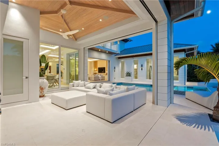 view of outdoor patio
