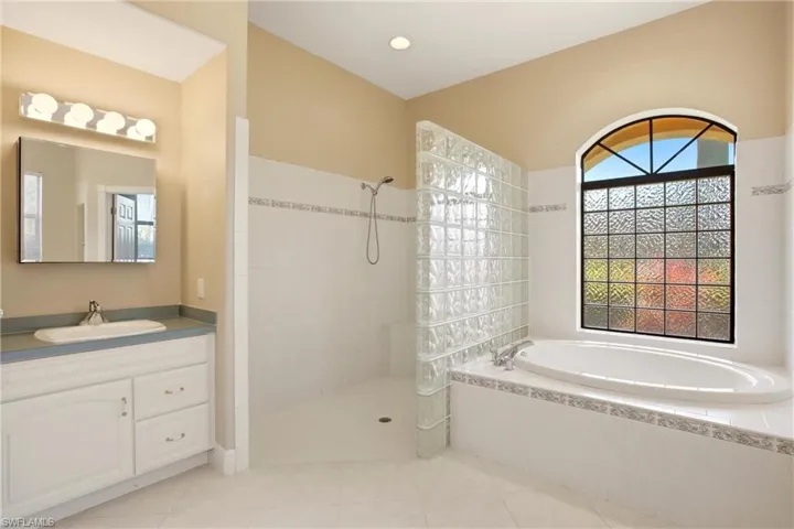 5072 Sorrento Ct, Cape Coral, Florida 33904