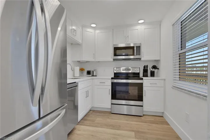 1740 Pine Valley Dr 213, Fort Myers, Florida 33907