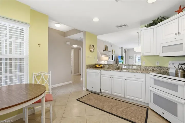 3039 Horizon Ln 2105, Naples, Florida 34109