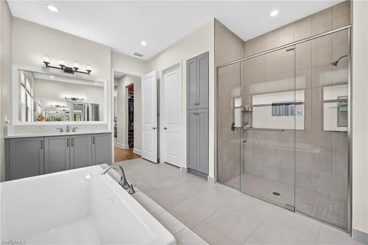 20702 Fair Oak Ln, Estero, Florida 33928