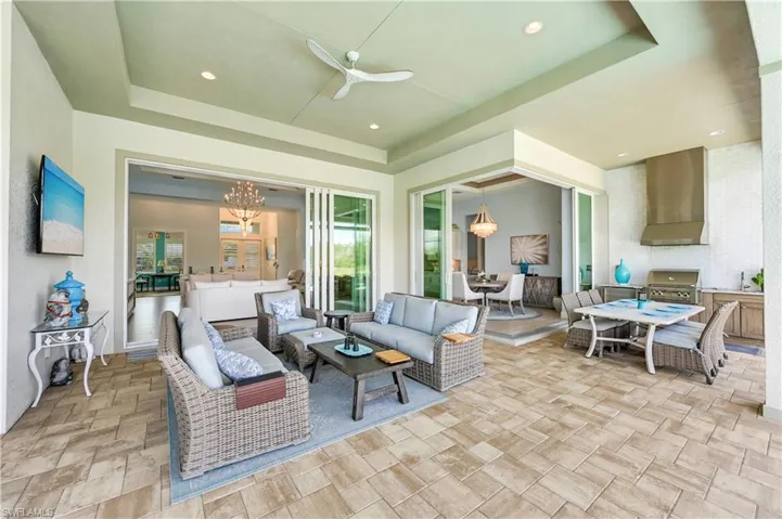 14338  Laguna Springs  LN, Naples, FL 34114