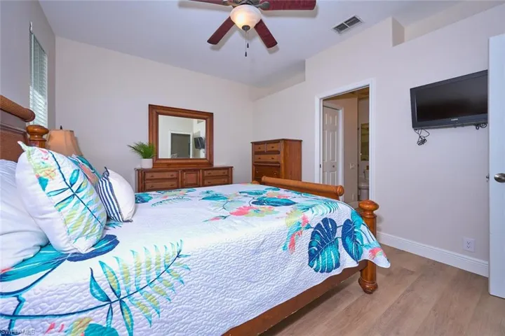8837 E Bay Cir, Fort Myers, Florida 33908