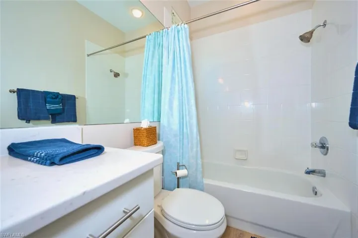 8837 E Bay Cir, Fort Myers, Florida 33908