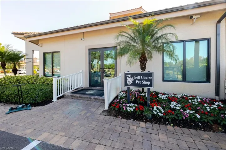 Pro Shop w/pro on site