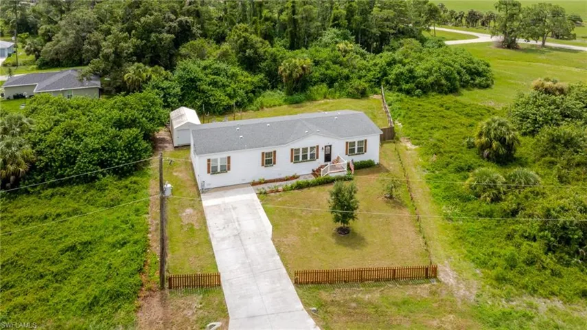 3005 Mignon Cir, Labelle, Florida 33935