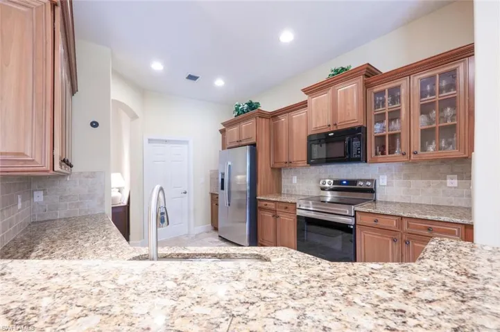 8150 Valiant Dr, Naples Fl 34104