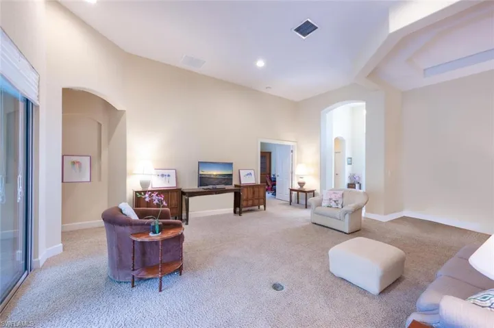 8150 Valiant Dr, Naples Fl 34104