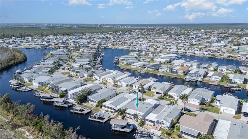 17561 Canal Cove Ct, Fort Myers Beach, Florida 33931