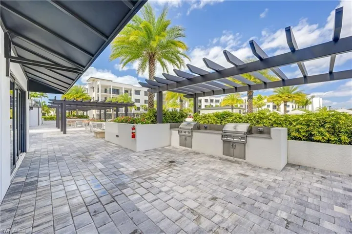 1111  Central  AVE, Naples, FL 34102
