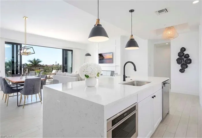 1111  Central  AVE, Naples, FL 34102