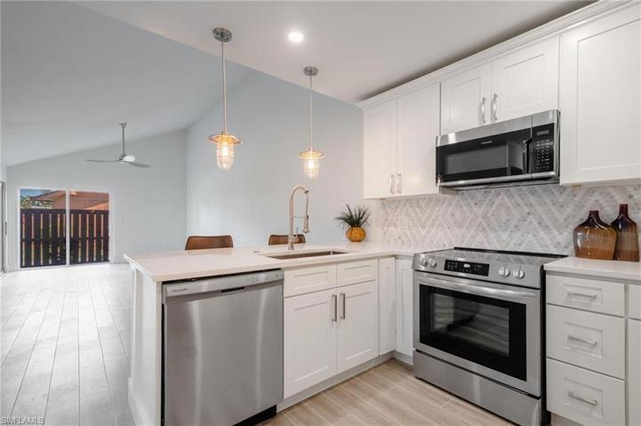 6382 Royal Woods DR, FORT MYERS FL 33908