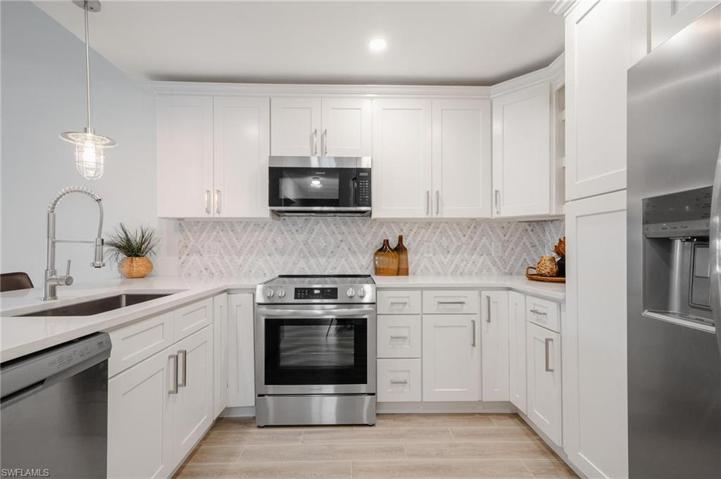 6382 Royal Woods DR, FORT MYERS FL 33908