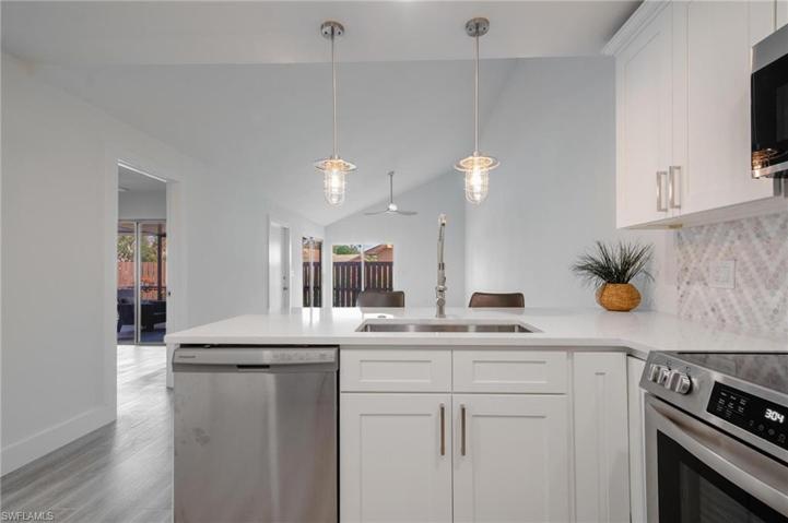 6382 Royal Woods DR, FORT MYERS FL 33908