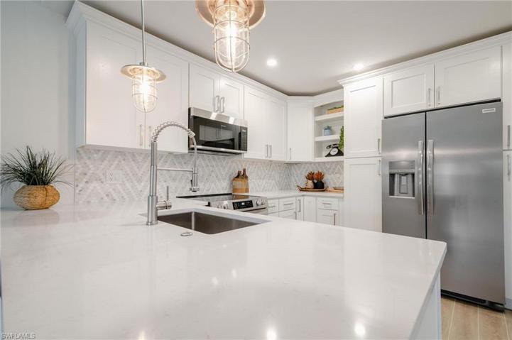 6382 Royal Woods DR, FORT MYERS FL 33908