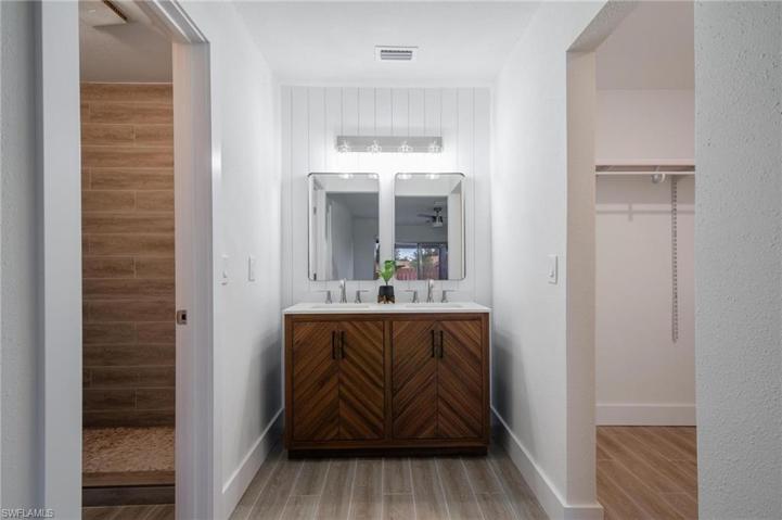 6382 Royal Woods DR, FORT MYERS FL 33908