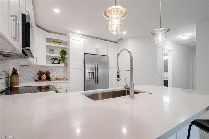 6382 Royal Woods DR, FORT MYERS FL 33908