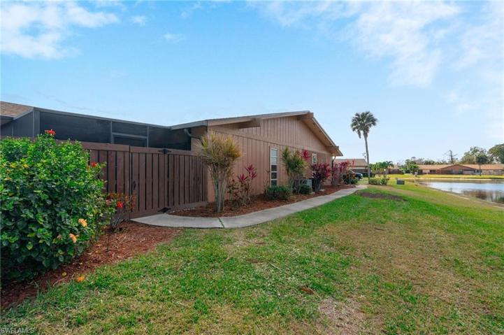 6382 Royal Woods DR, FORT MYERS FL 33908