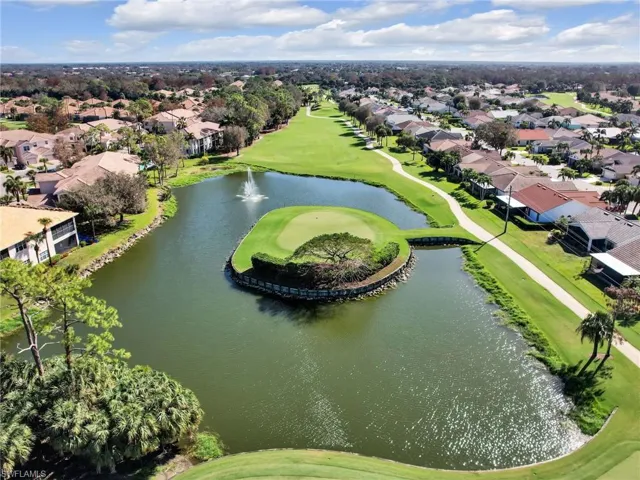 Bird's eye view with a residential view, a water view, and golf course view