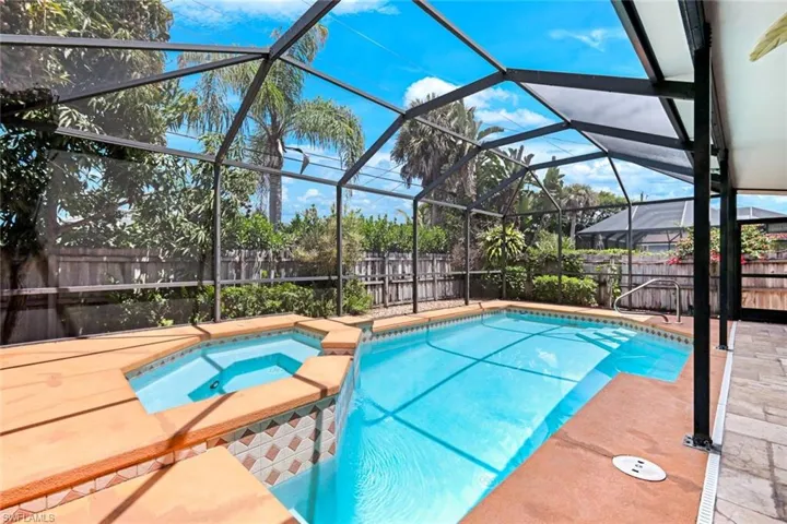 765 101st Ave N, Naples, Florida 34108