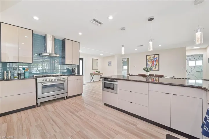 4322 Harbour Ln, North Fort Myers, Florida 33903