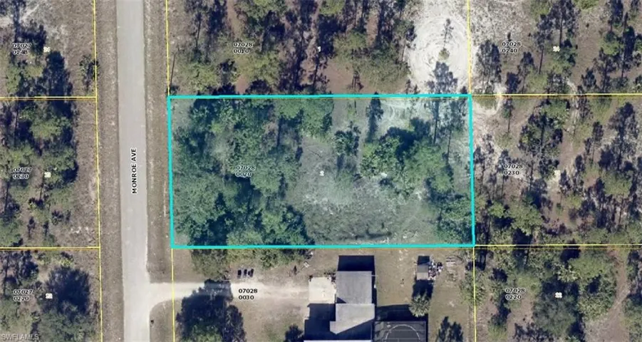 620 Monroe AVE, LEHIGH ACRES FL 33972