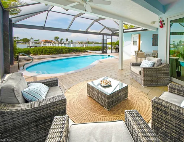 19 Pelican St E, Naples, Florida 34113