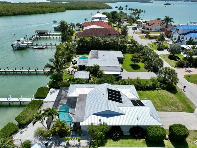 19 Pelican St E, Naples, Florida 34113