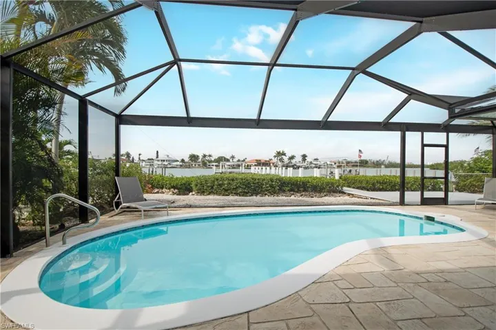 19 Pelican St E, Naples, Florida 34113