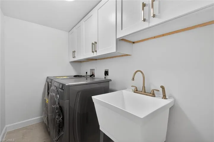 745 Cardium St, Sanibel, Florida 33957