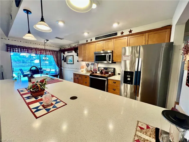 QUARTZ TOPS.