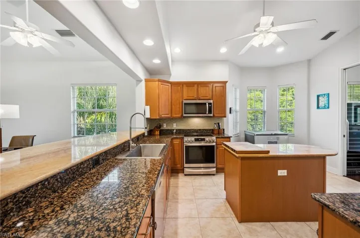 7859  Hawthorne  TER, Naples, FL 34113