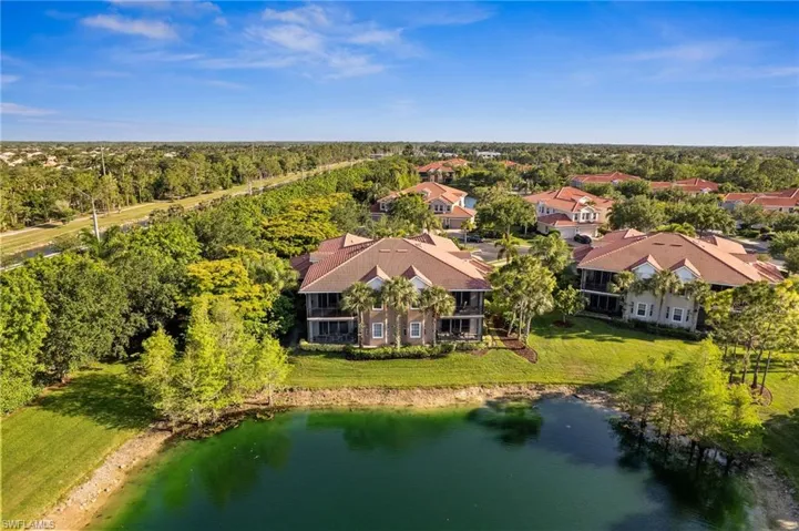 7859  Hawthorne  TER, Naples, FL 34113