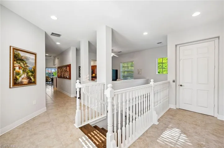 7859  Hawthorne  TER, Naples, FL 34113