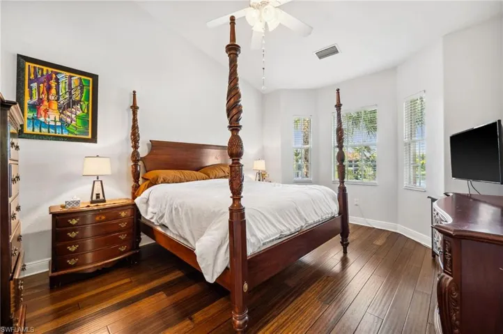7859  Hawthorne  TER, Naples, FL 34113