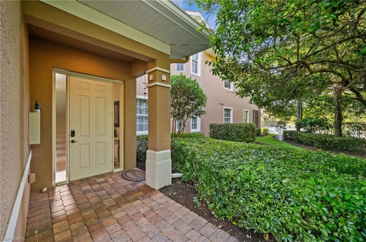 7859  Hawthorne  TER, Naples, FL 34113