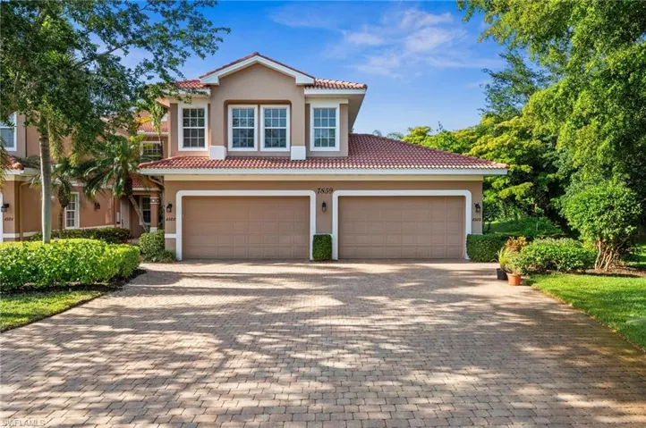 7859  Hawthorne  TER, Naples, FL 34113