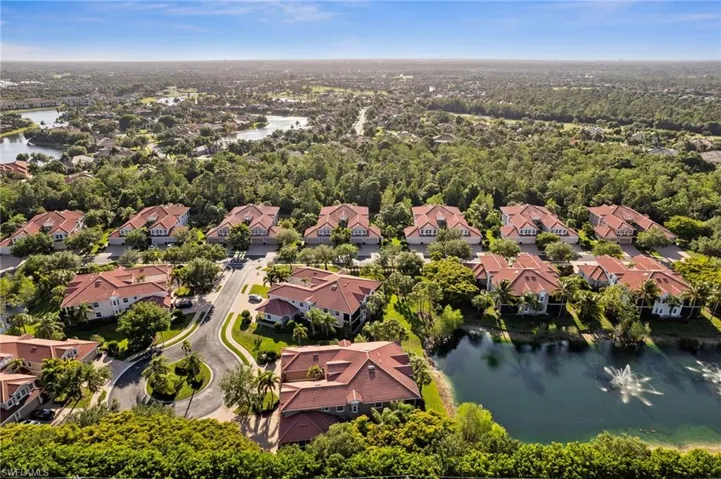 7859  Hawthorne  TER, Naples, FL 34113