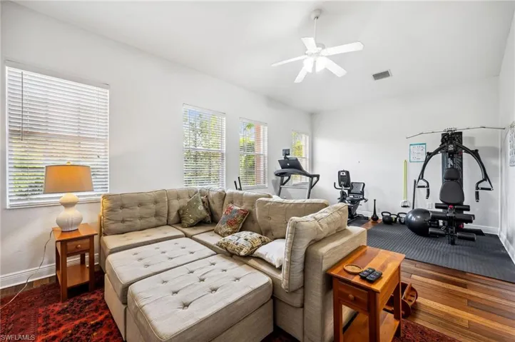 7859  Hawthorne  TER, Naples, FL 34113