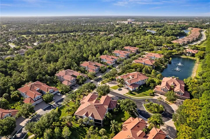 7859  Hawthorne  TER, Naples, FL 34113