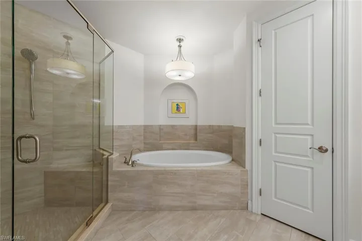4731 Via Del Corso Ln 202, Bonita Springs, Florida 34134